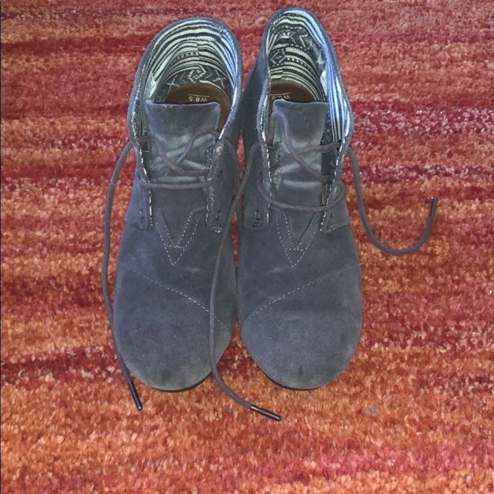 Toms wedges